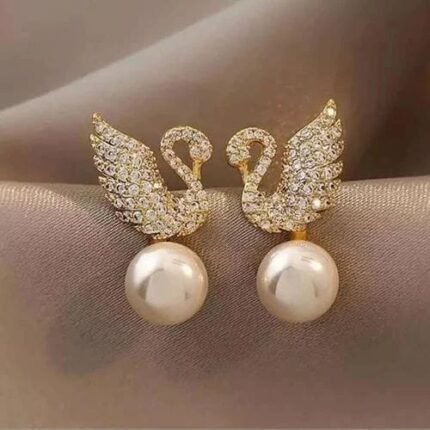 Elegant Swan Pearl Earrings – Perfect Daily & Occasion Wear